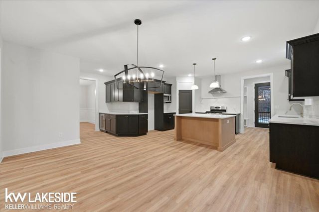 45155 Twin River Drive, Macomb Twp, MI 48044