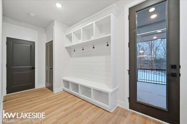 45155 Twin River Drive, Macomb Twp, MI 48044