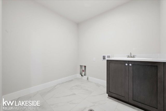 45155 Twin River Drive, Macomb Twp, MI 48044