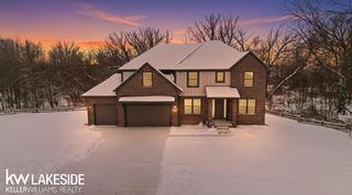 45155 Twin River Drive, Macomb Twp, MI 48044