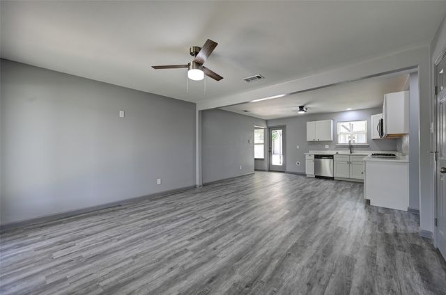 4913 Tahoe Drive, Fort Worth, TX 76119