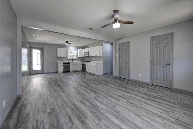 4913 Tahoe Drive, Fort Worth, TX 76119
