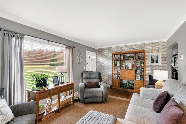 2702 Bears Den Road, Youngstown, OH 44511