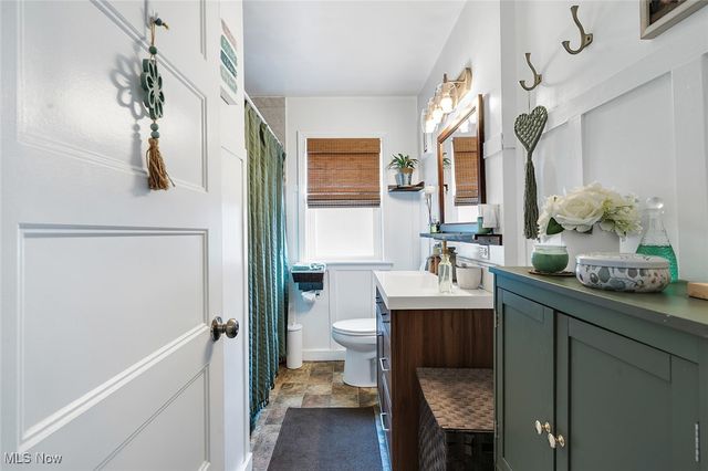 2702 Bears Den Road, Youngstown, OH 44511