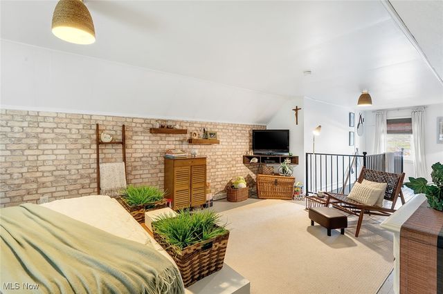 2702 Bears Den Road, Youngstown, OH 44511