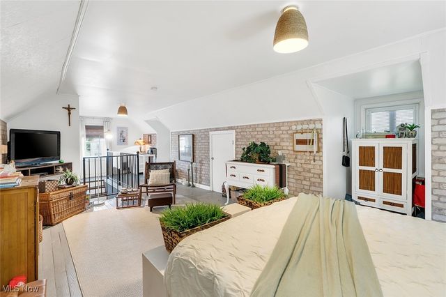 2702 Bears Den Road, Youngstown, OH 44511