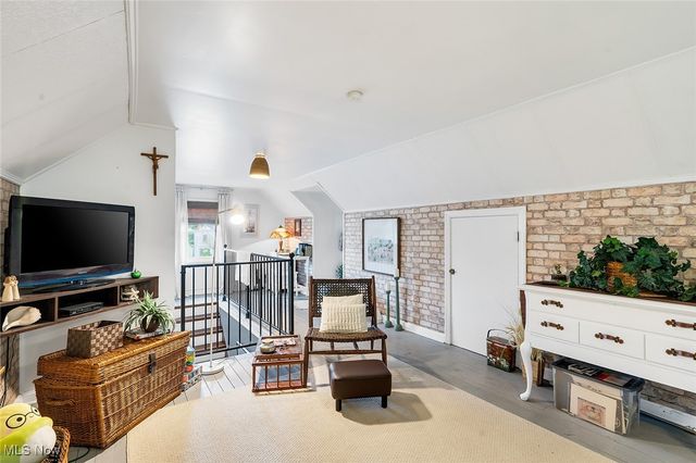 2702 Bears Den Road, Youngstown, OH 44511