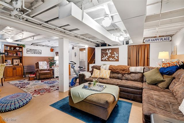 2702 Bears Den Road, Youngstown, OH 44511