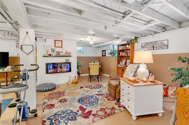 2702 Bears Den Road, Youngstown, OH 44511