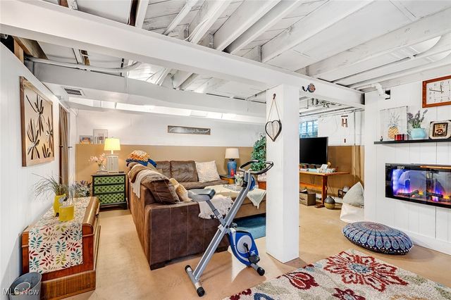 2702 Bears Den Road, Youngstown, OH 44511