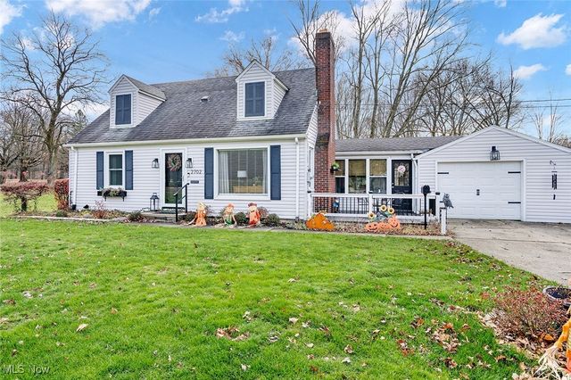 2702 Bears Den Road, Youngstown, OH 44511