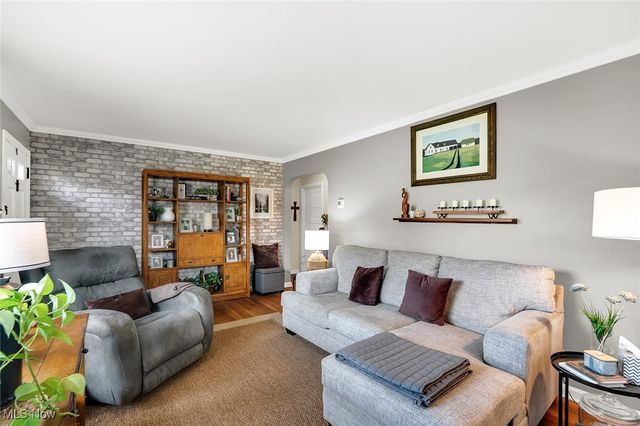 2702 Bears Den Road, Youngstown, OH 44511