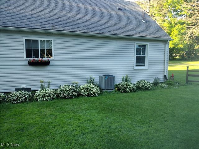 2702 Bears Den Road, Youngstown, OH 44511