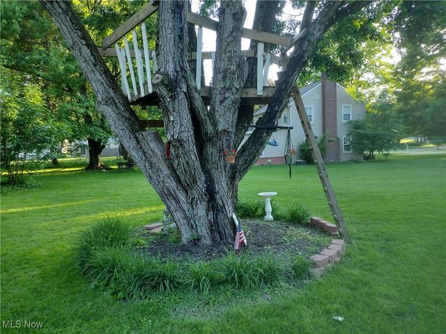 2702 Bears Den Road, Youngstown, OH 44511