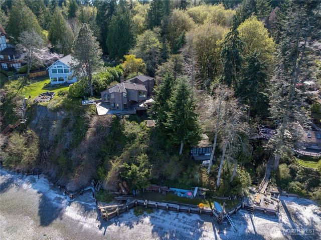 17040 Agate Street NE, Bainbridge Island, WA 98110