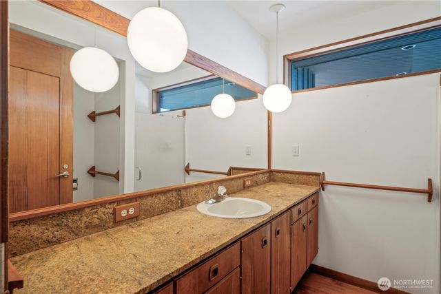 17040 Agate Street NE, Bainbridge Island, WA 98110