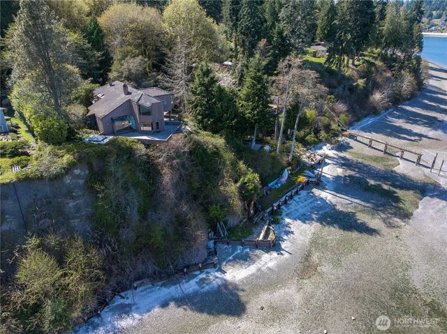 17040 Agate Street NE, Bainbridge Island, WA 98110