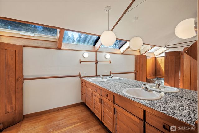 17040 Agate Street NE, Bainbridge Island, WA 98110