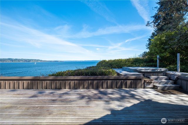 17040 Agate Street NE, Bainbridge Island, WA 98110