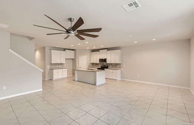 5607 BURR BLF, San Antonio, TX 78266