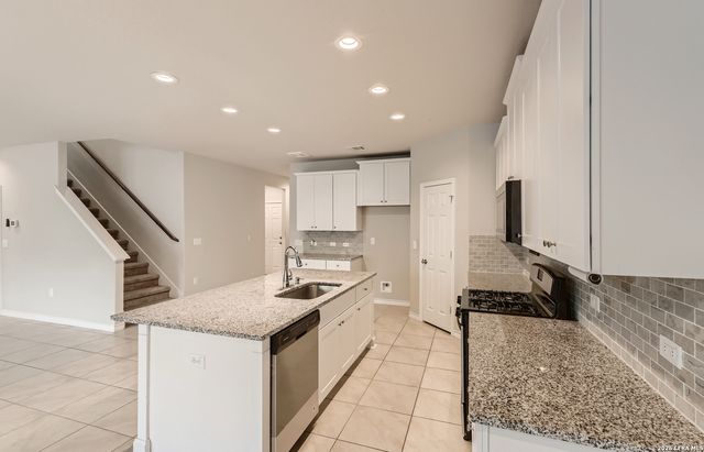 5607 BURR BLF, San Antonio, TX 78266