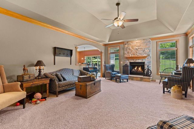 W230N7956 Bluebill DRIVE, Sussex, WI 53089