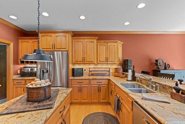 W230N7956 Bluebill DRIVE, Sussex, WI 53089