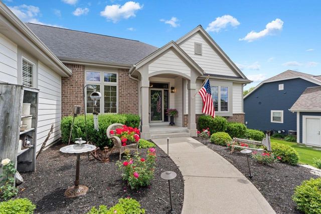 W230N7956 Bluebill DRIVE, Sussex, WI 53089