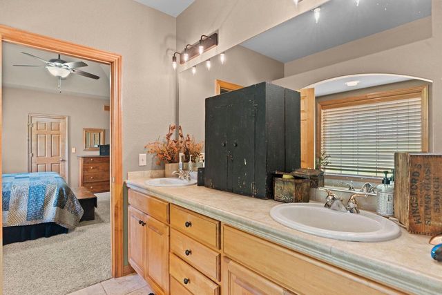 W230N7956 Bluebill DRIVE, Sussex, WI 53089