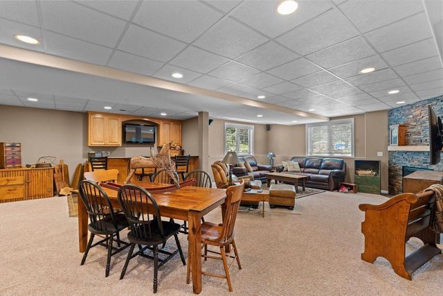W230N7956 Bluebill DRIVE, Sussex, WI 53089