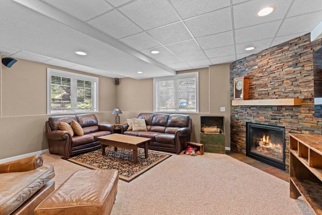 W230N7956 Bluebill DRIVE, Sussex, WI 53089