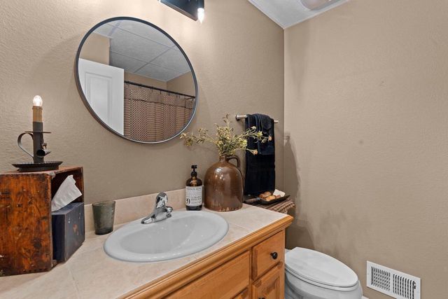W230N7956 Bluebill DRIVE, Sussex, WI 53089
