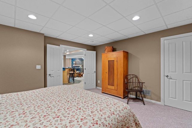 W230N7956 Bluebill DRIVE, Sussex, WI 53089