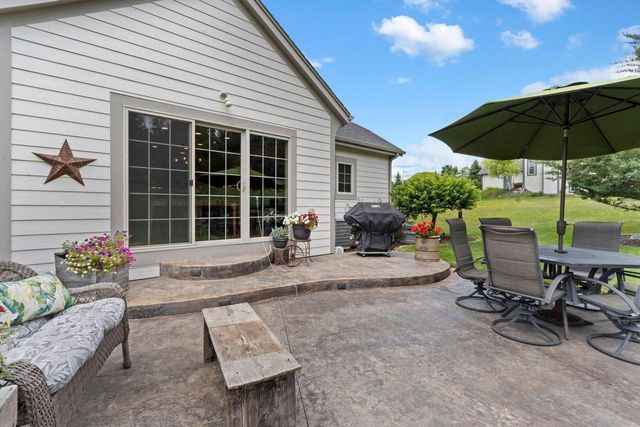 W230N7956 Bluebill DRIVE, Sussex, WI 53089