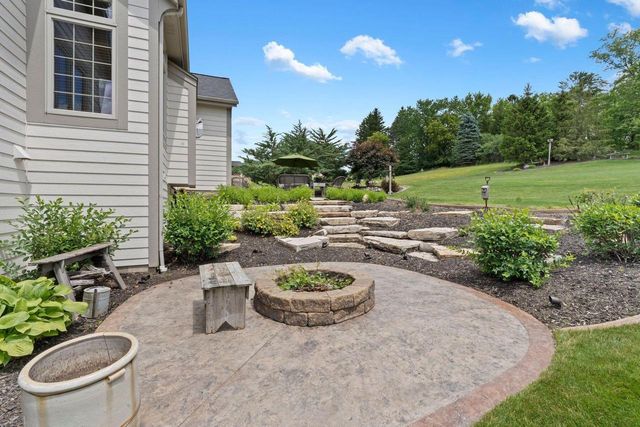 W230N7956 Bluebill DRIVE, Sussex, WI 53089