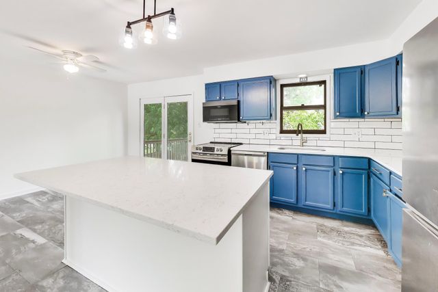 1662 Ivy Court, Schererville, IN 46375