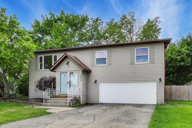 1662 Ivy Court, Schererville, IN 46375
