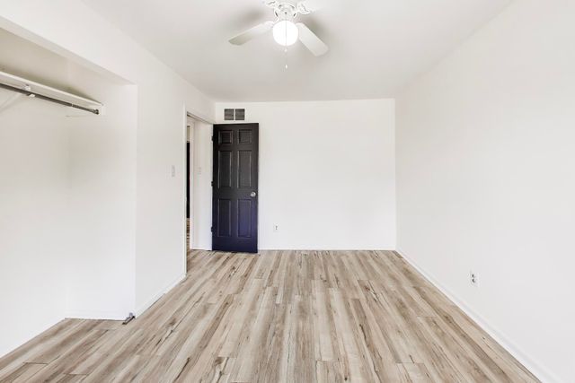 1662 Ivy Court, Schererville, IN 46375