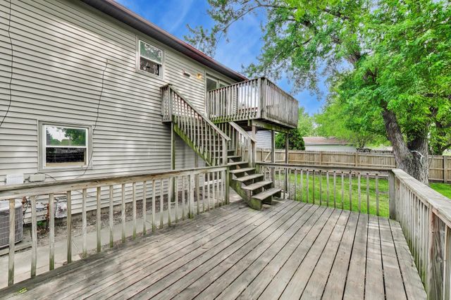 1662 Ivy Court, Schererville, IN 46375