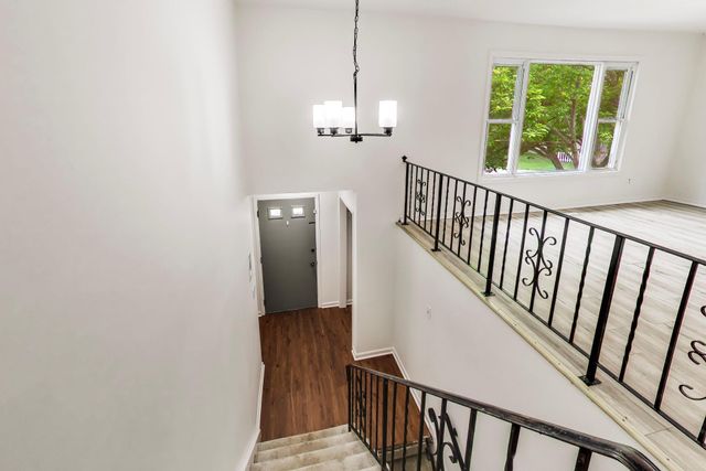 1662 Ivy Court, Schererville, IN 46375