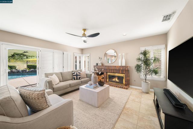 25 Greenridge Pl, Danville, CA 94506