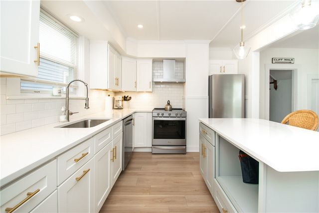 33 Slocum Street, Newport, RI 02840