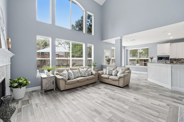 2 Sweet Birch Place, The Woodlands, TX 77382