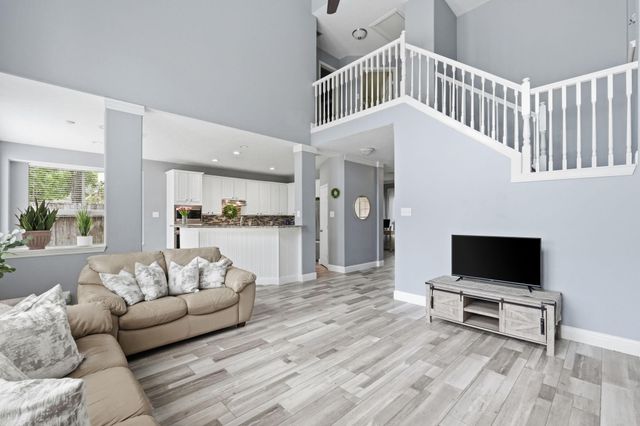 2 Sweet Birch Place, The Woodlands, TX 77382