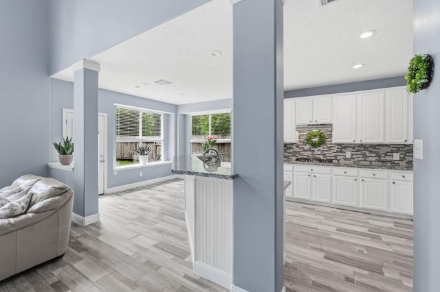 2 Sweet Birch Place, The Woodlands, TX 77382