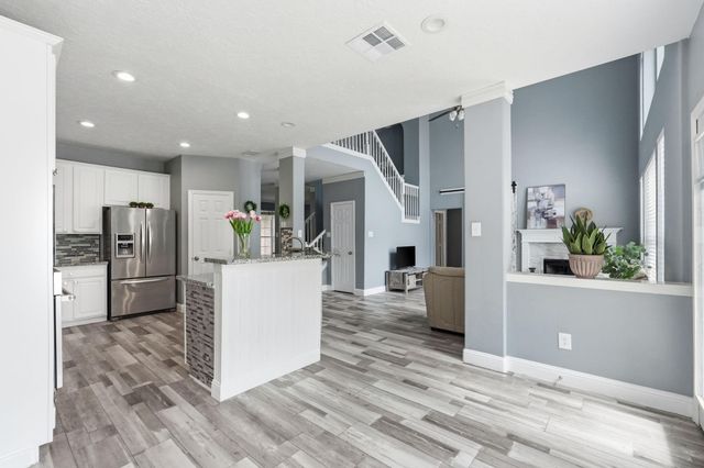 2 Sweet Birch Place, The Woodlands, TX 77382
