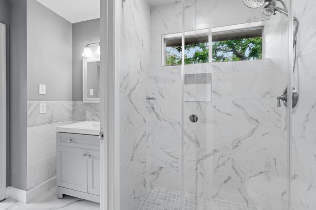 2 Sweet Birch Place, The Woodlands, TX 77382