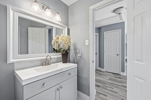 2 Sweet Birch Place, The Woodlands, TX 77382