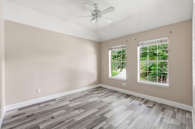2 Sweet Birch Place, The Woodlands, TX 77382