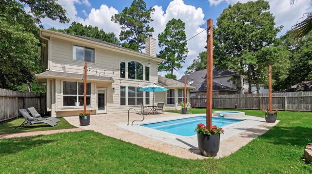 2 Sweet Birch Place, The Woodlands, TX 77382